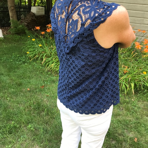 20% OFF! 🌻 Laundry by Shelli Segal Blue Lace Top - Picture 3 of 6